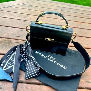 Marc Jacobs elegant handbag with branded scarf
